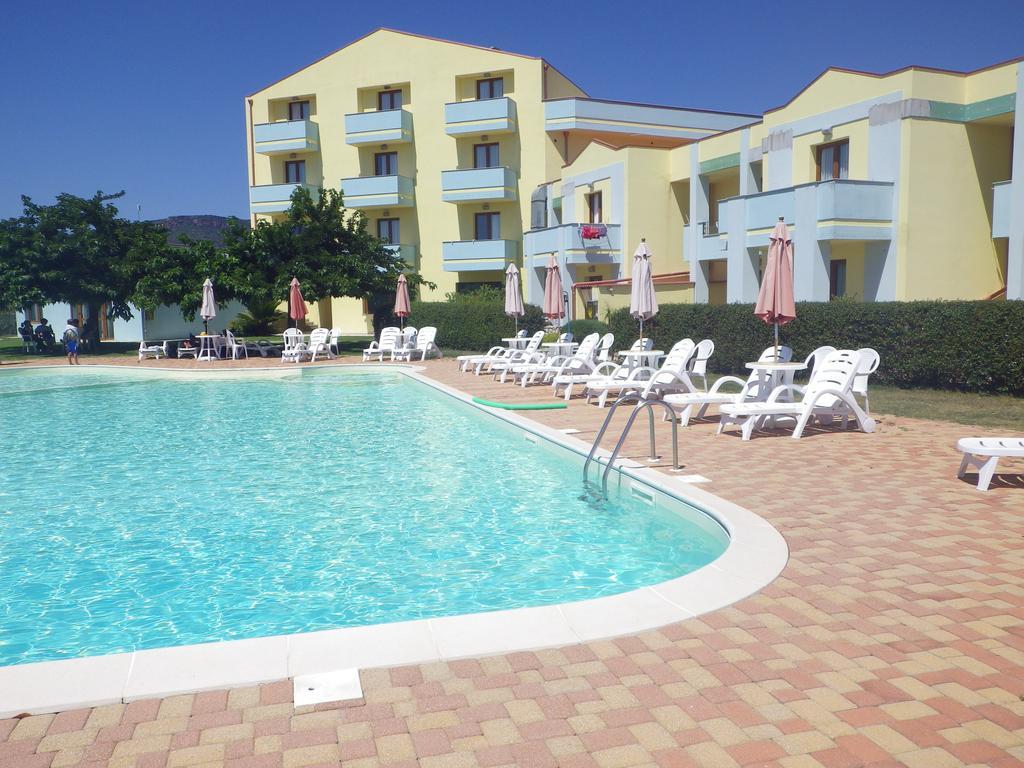 Resort Isola Rossa บอซา ภายนอก รูปภาพ