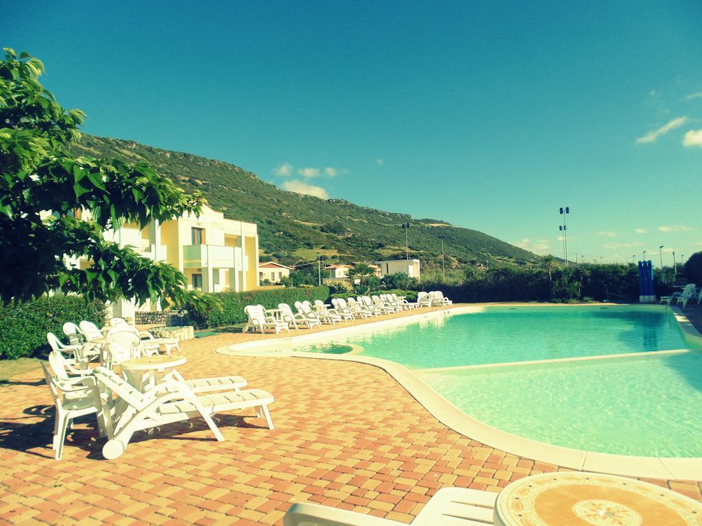 Resort Isola Rossa บอซา ภายนอก รูปภาพ
