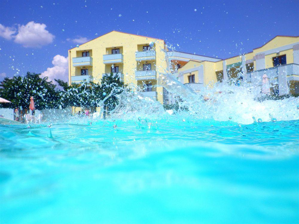 Resort Isola Rossa บอซา ภายนอก รูปภาพ