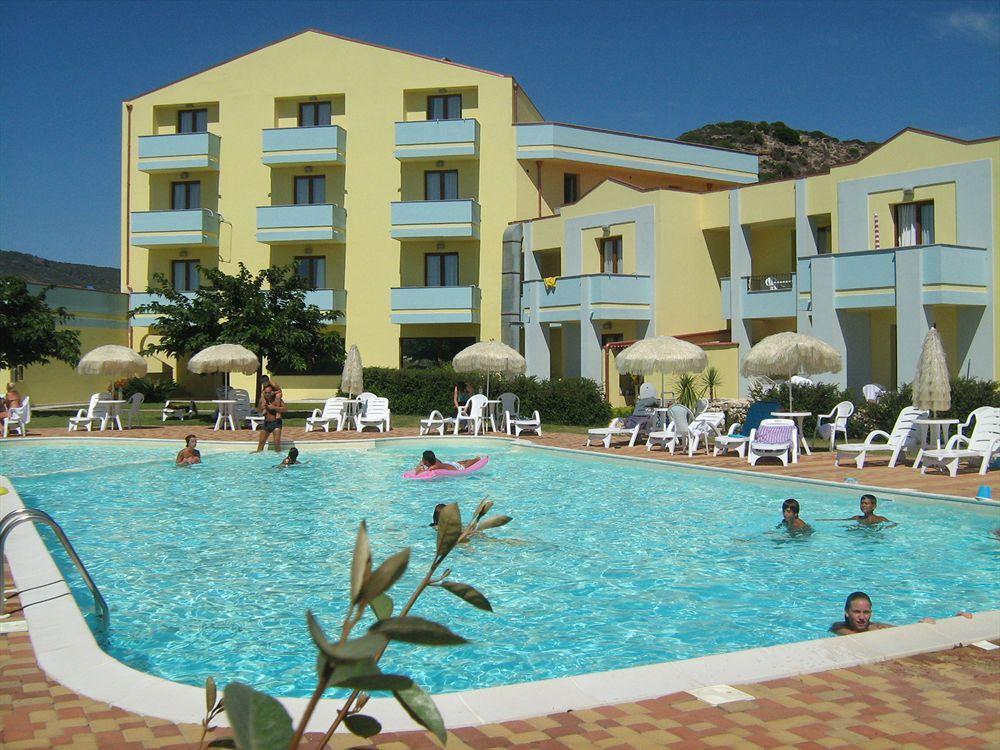Resort Isola Rossa บอซา ภายนอก รูปภาพ