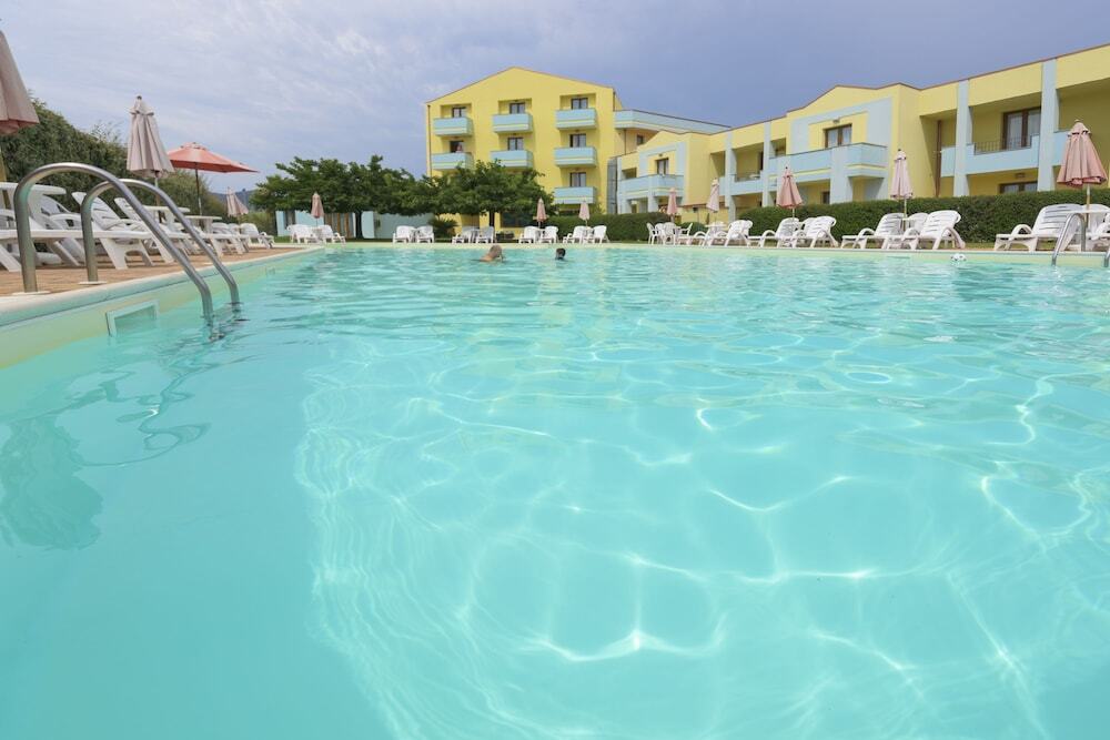 Resort Isola Rossa บอซา ภายนอก รูปภาพ